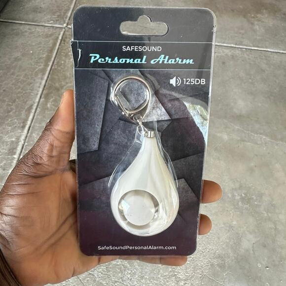 Safe Sound Personal Emergency alarm Keychain 125DB  Loud Siren New - Picture 2 of 5